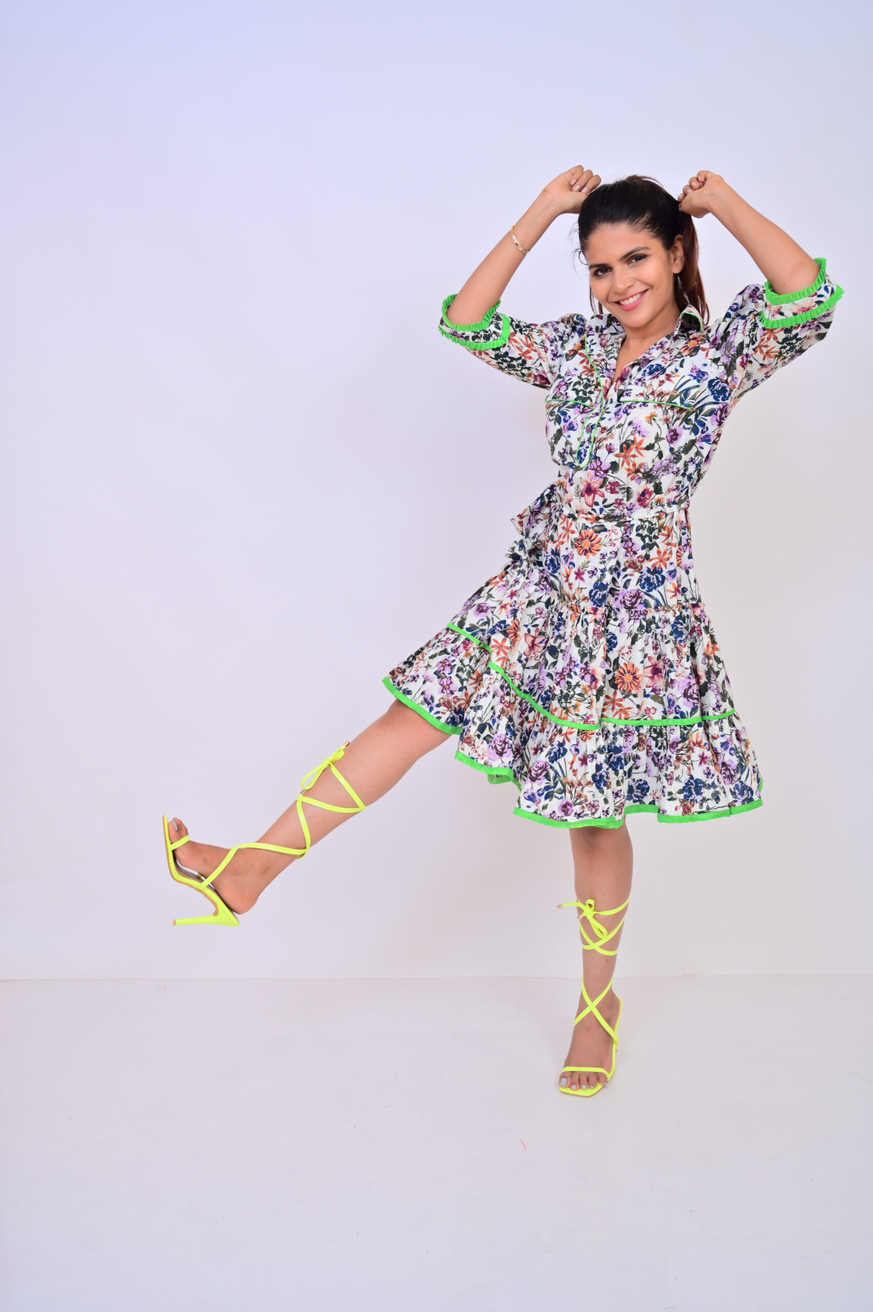 Floral frilly dress - Image 2